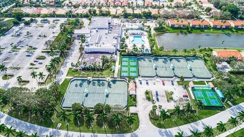 7288 Summer Tree Drive