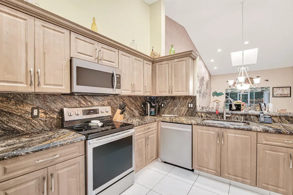 7288 Summer Tree Drive