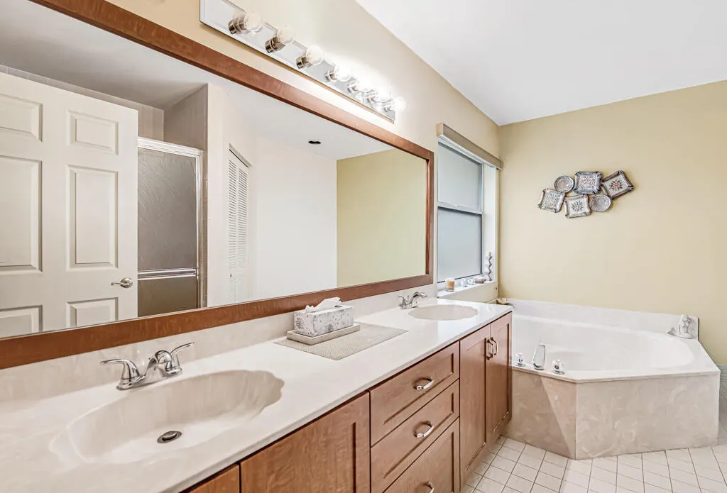7288 Summer Tree Drive