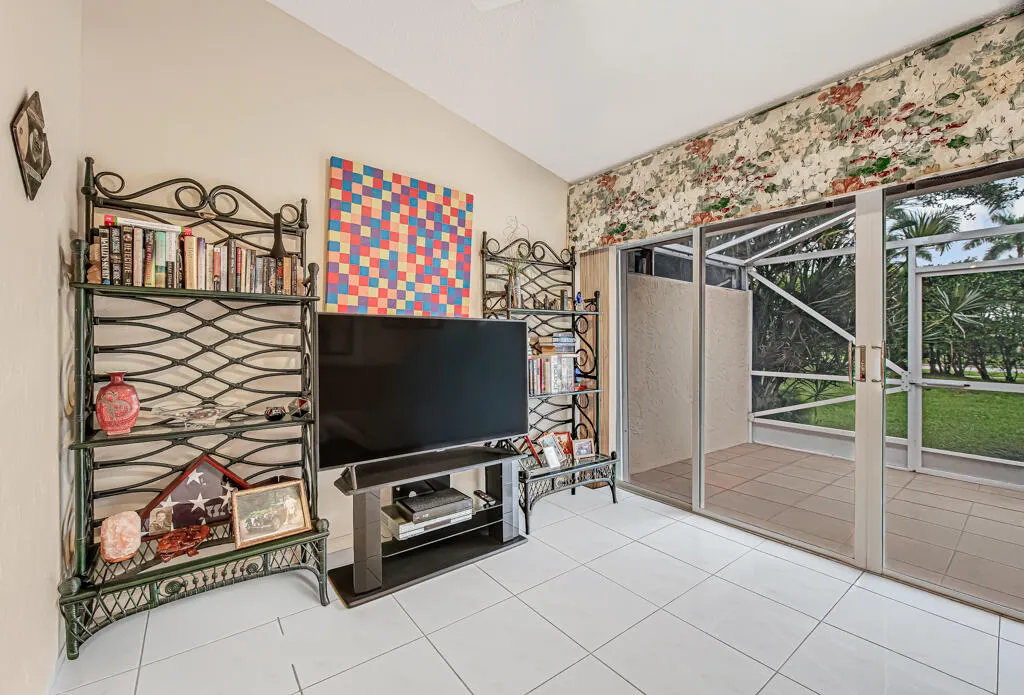 7288 Summer Tree Drive
