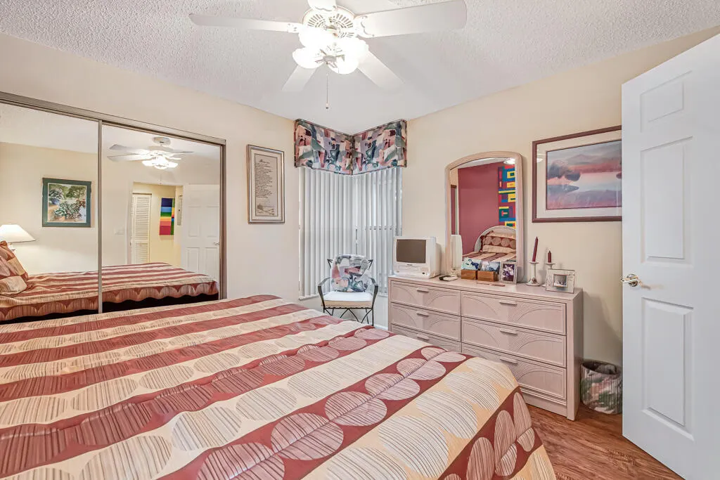 7288 Summer Tree Drive
