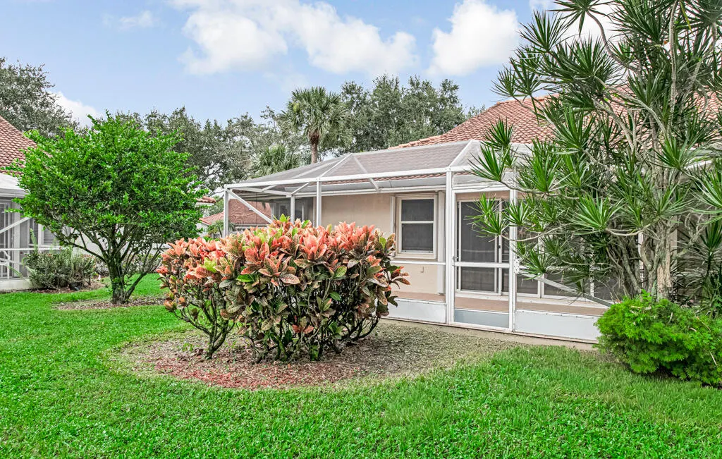 7288 Summer Tree Drive