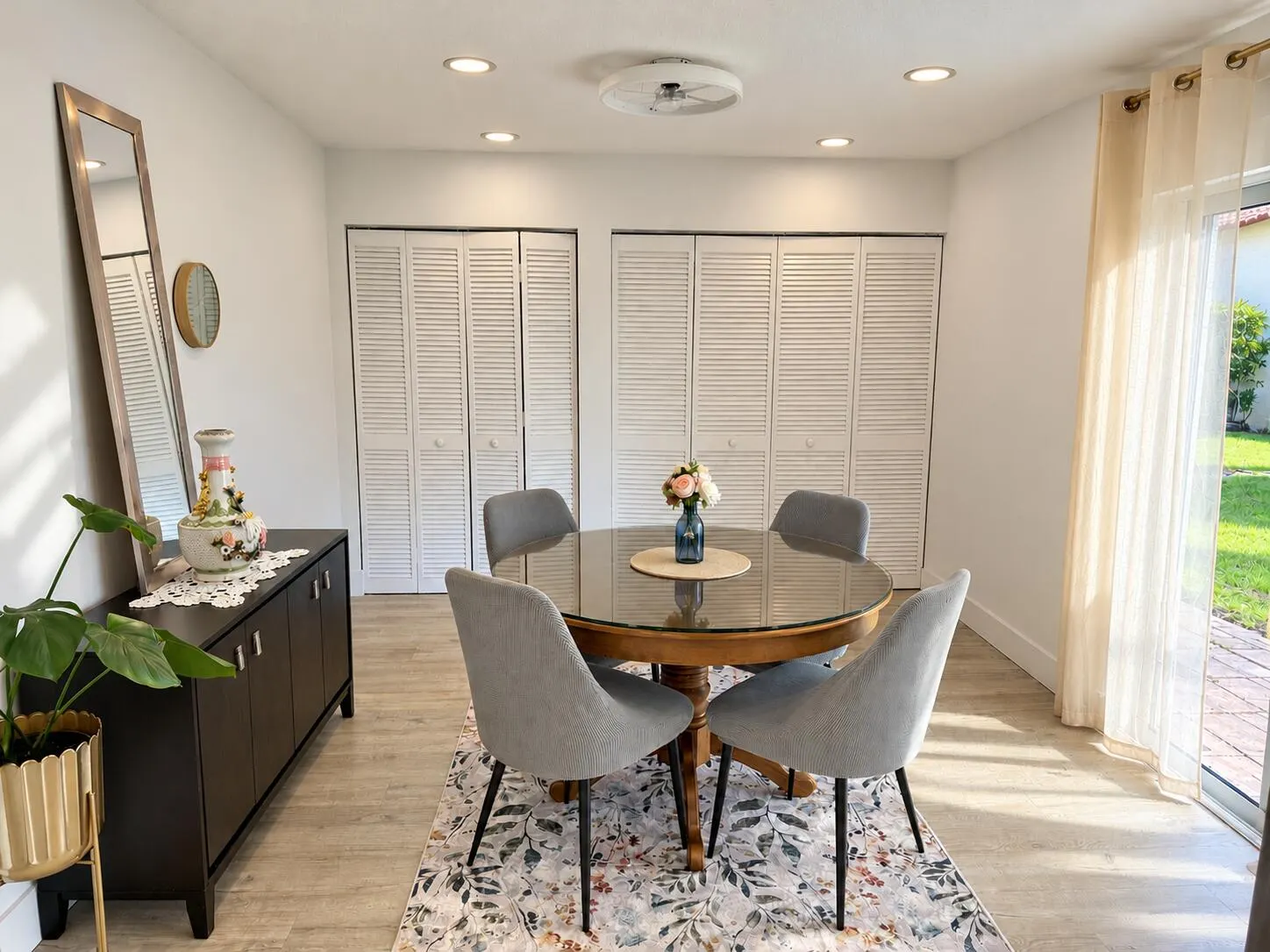 23379 Water Circle