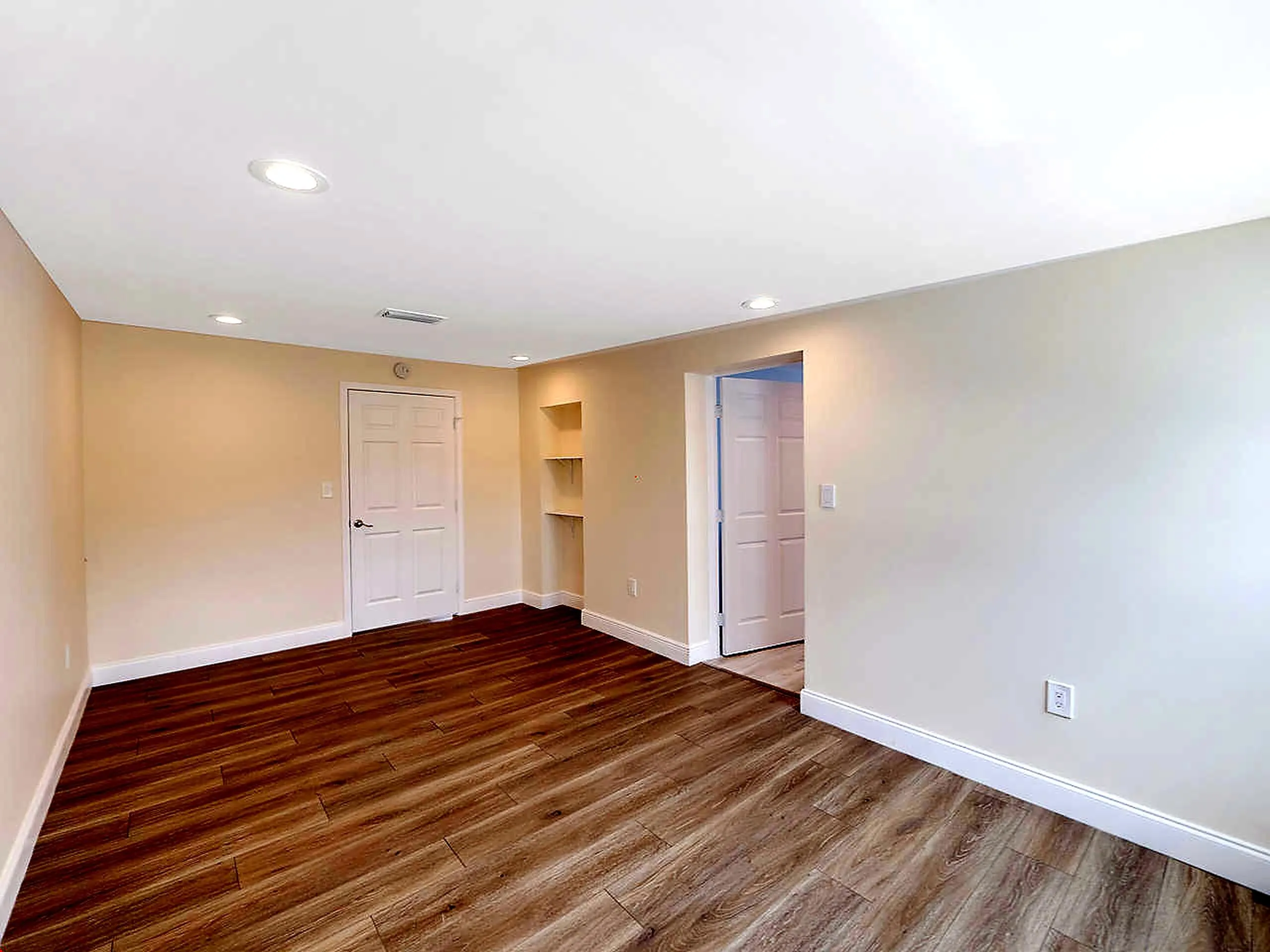 976 SW 37TH Street