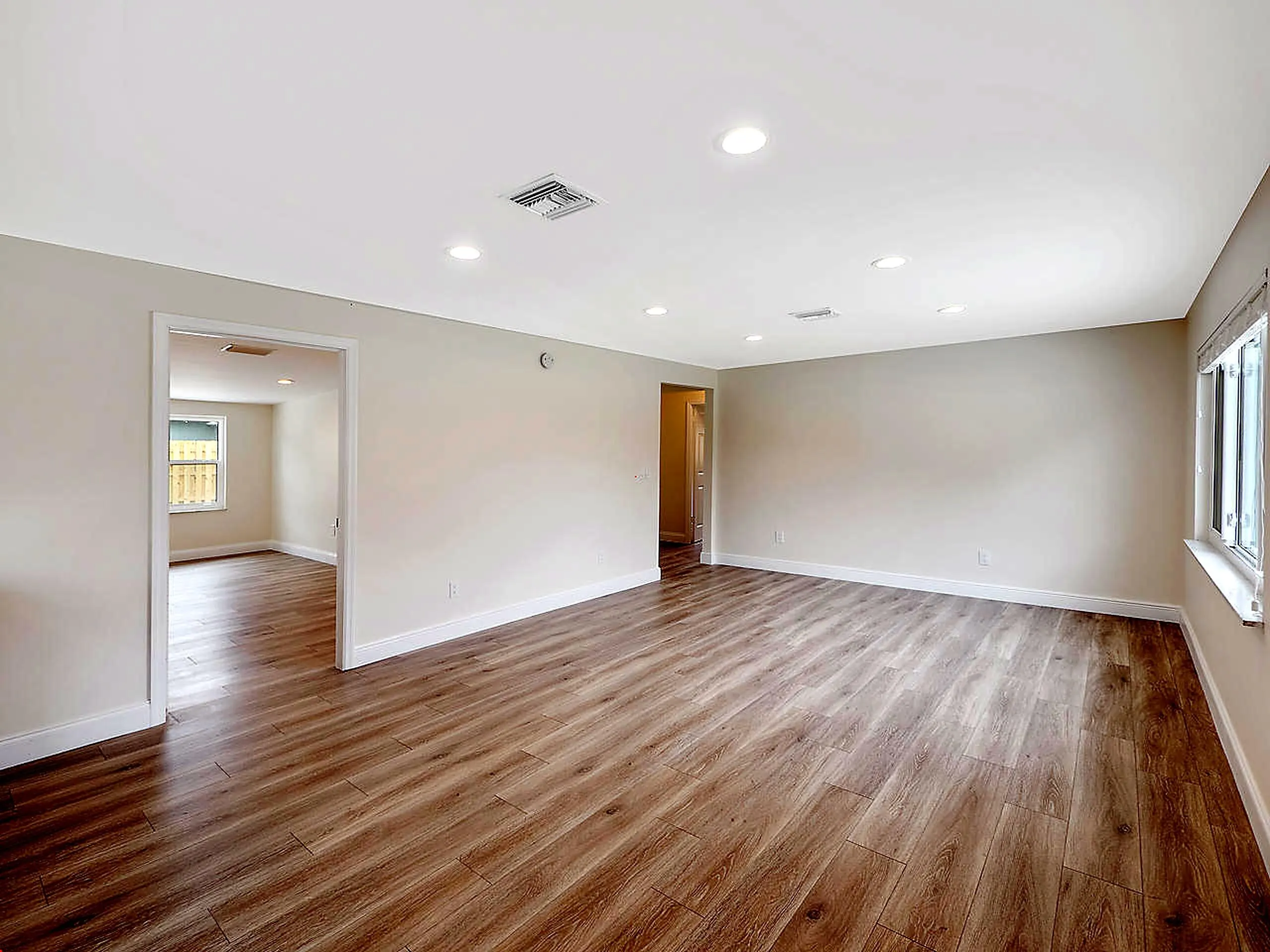 976 SW 37TH Street