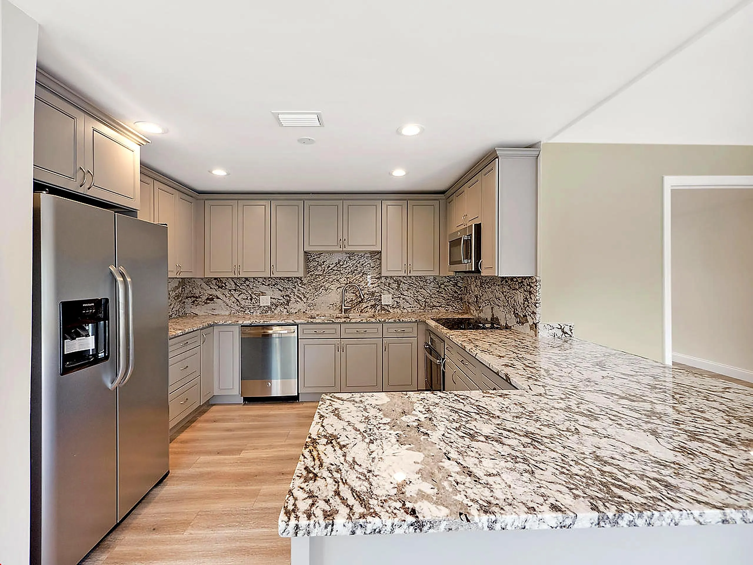 976 SW 37TH Street