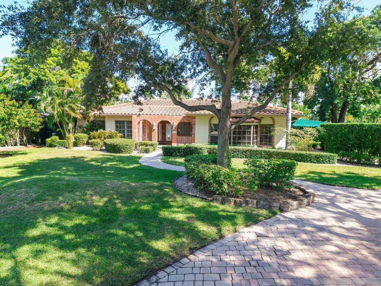 1350 W TERRA MAR Drive