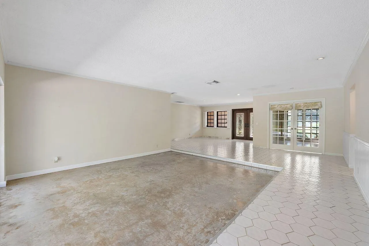1350 W TERRA MAR Drive