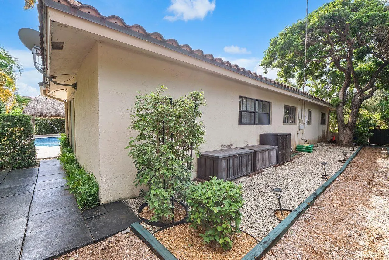 1350 W TERRA MAR Drive