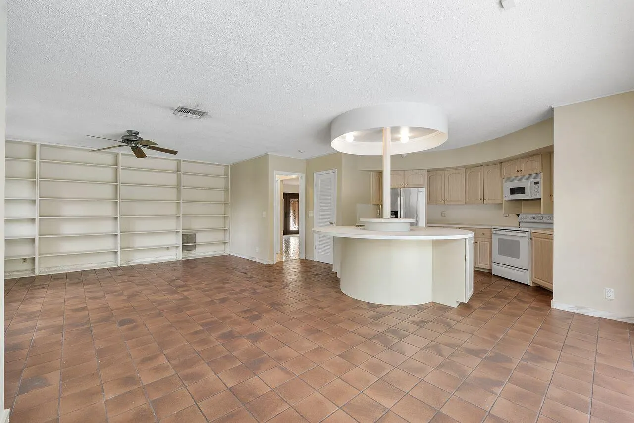 1350 W TERRA MAR Drive