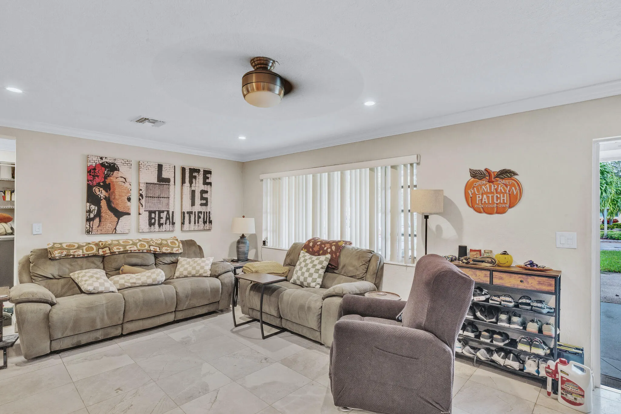 2600 NE 8TH Court