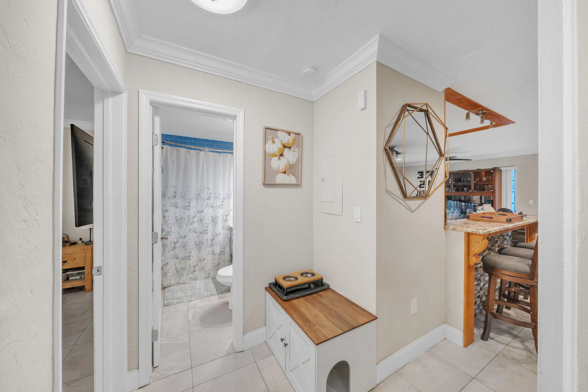 2600 NE 8TH Court