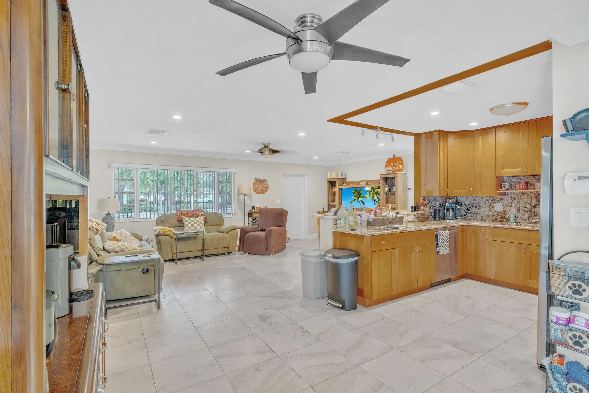 2600 NE 8TH Court