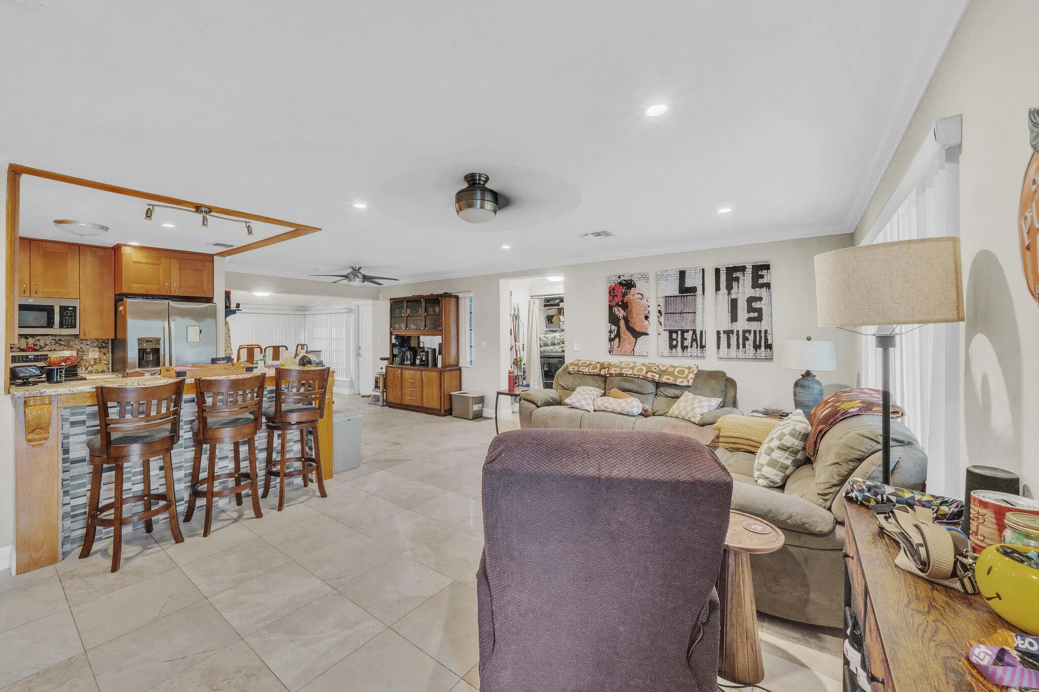 2600 NE 8TH Court