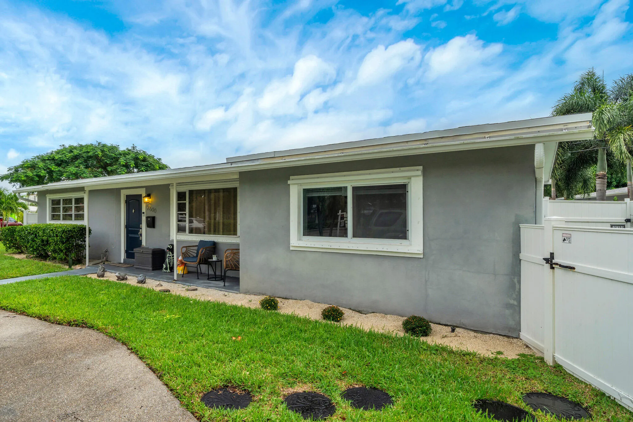 2600 NE 8TH Court
