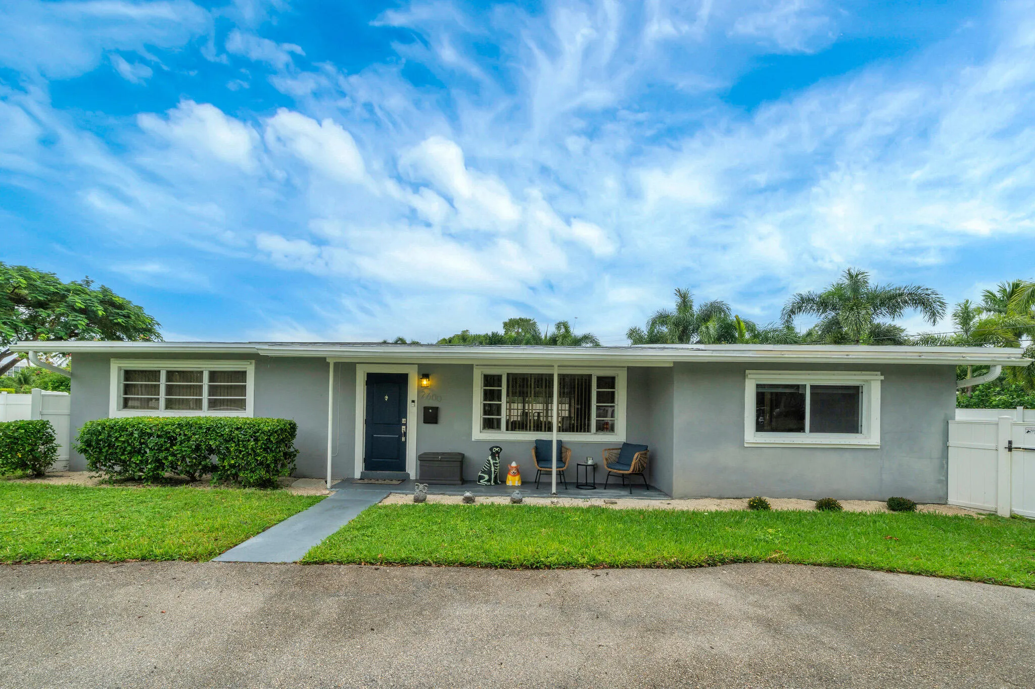 2600 NE 8TH Court
