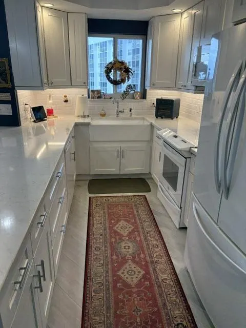 2731 NE 14TH ST Causeway NE #701