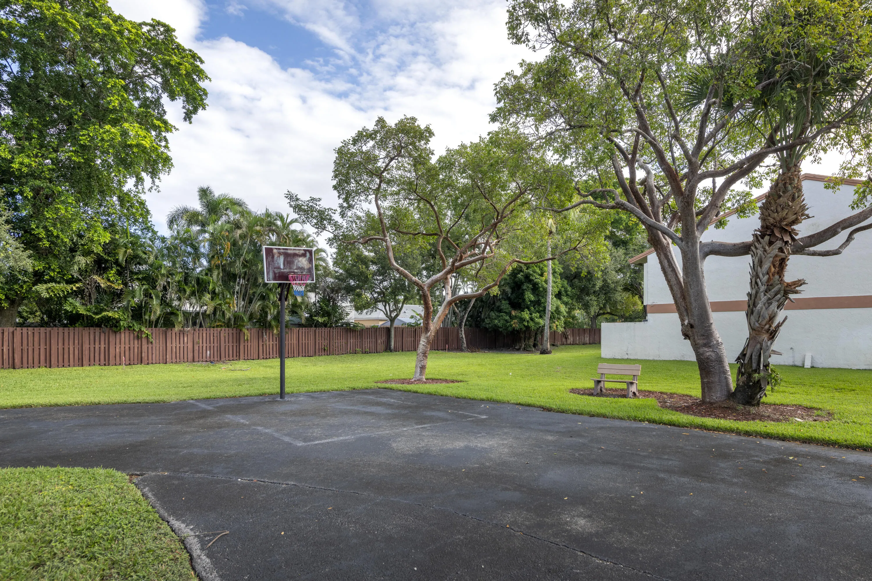 4421 SW 70TH Terrace