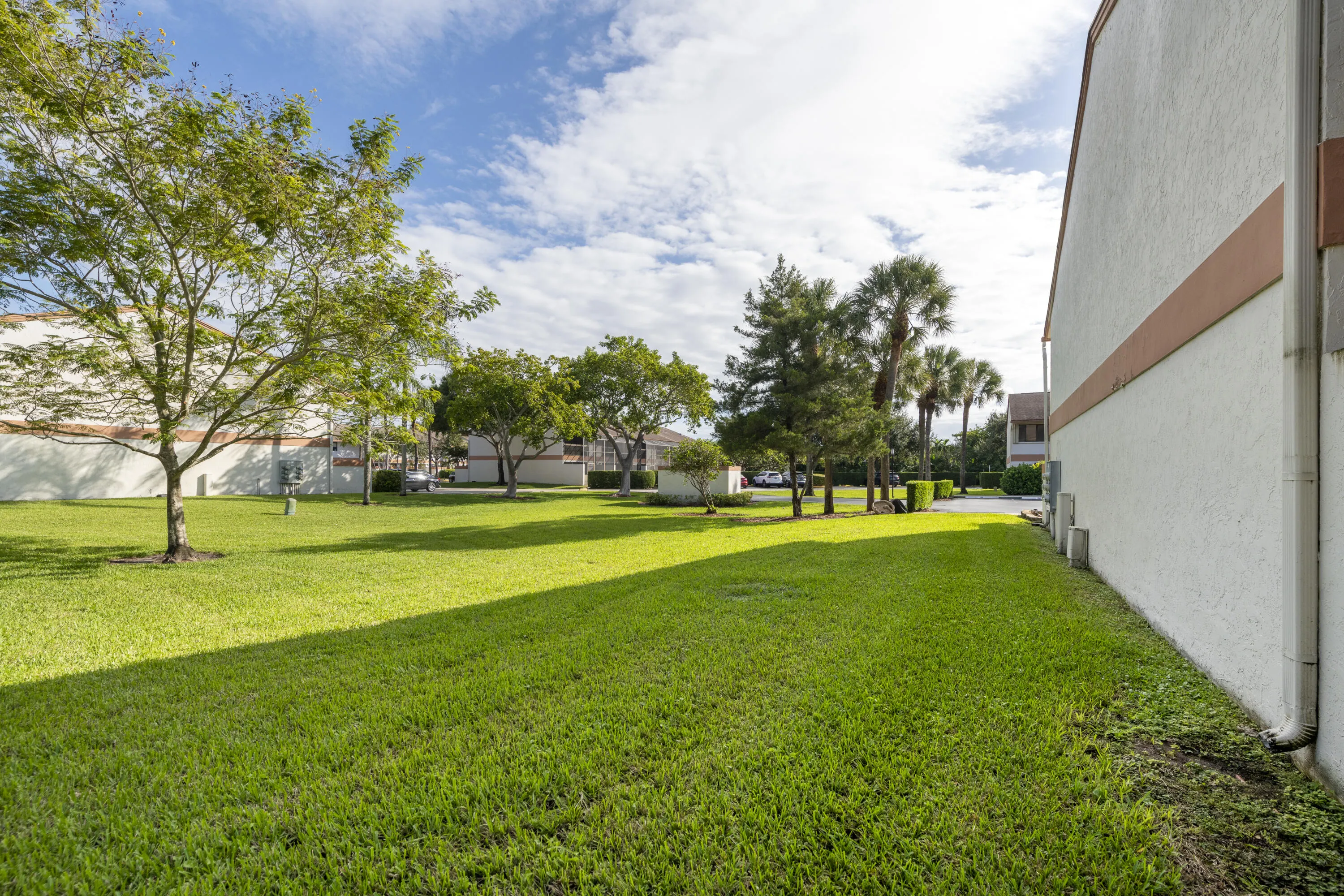 4421 SW 70TH Terrace