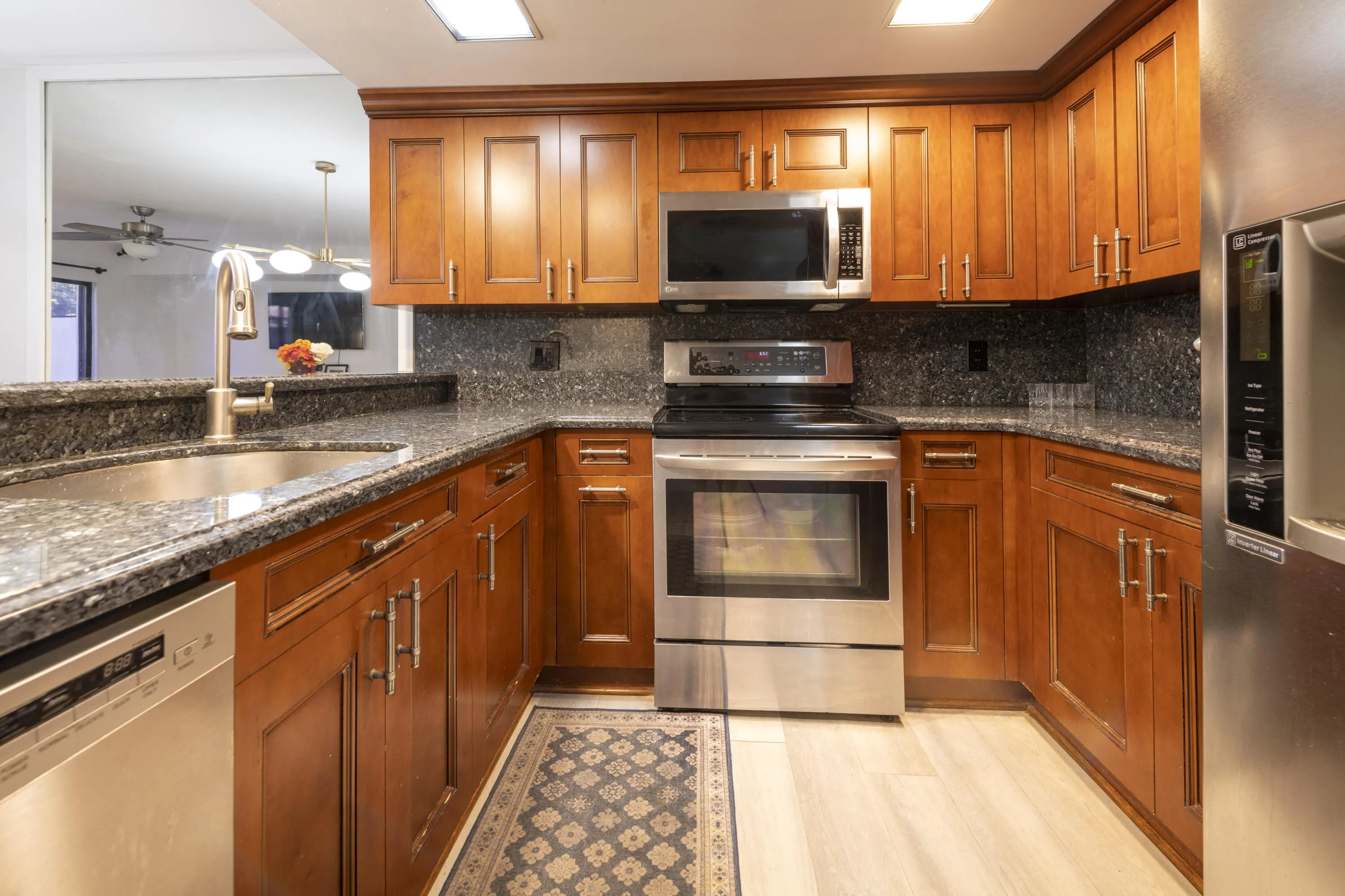 4421 SW 70TH Terrace