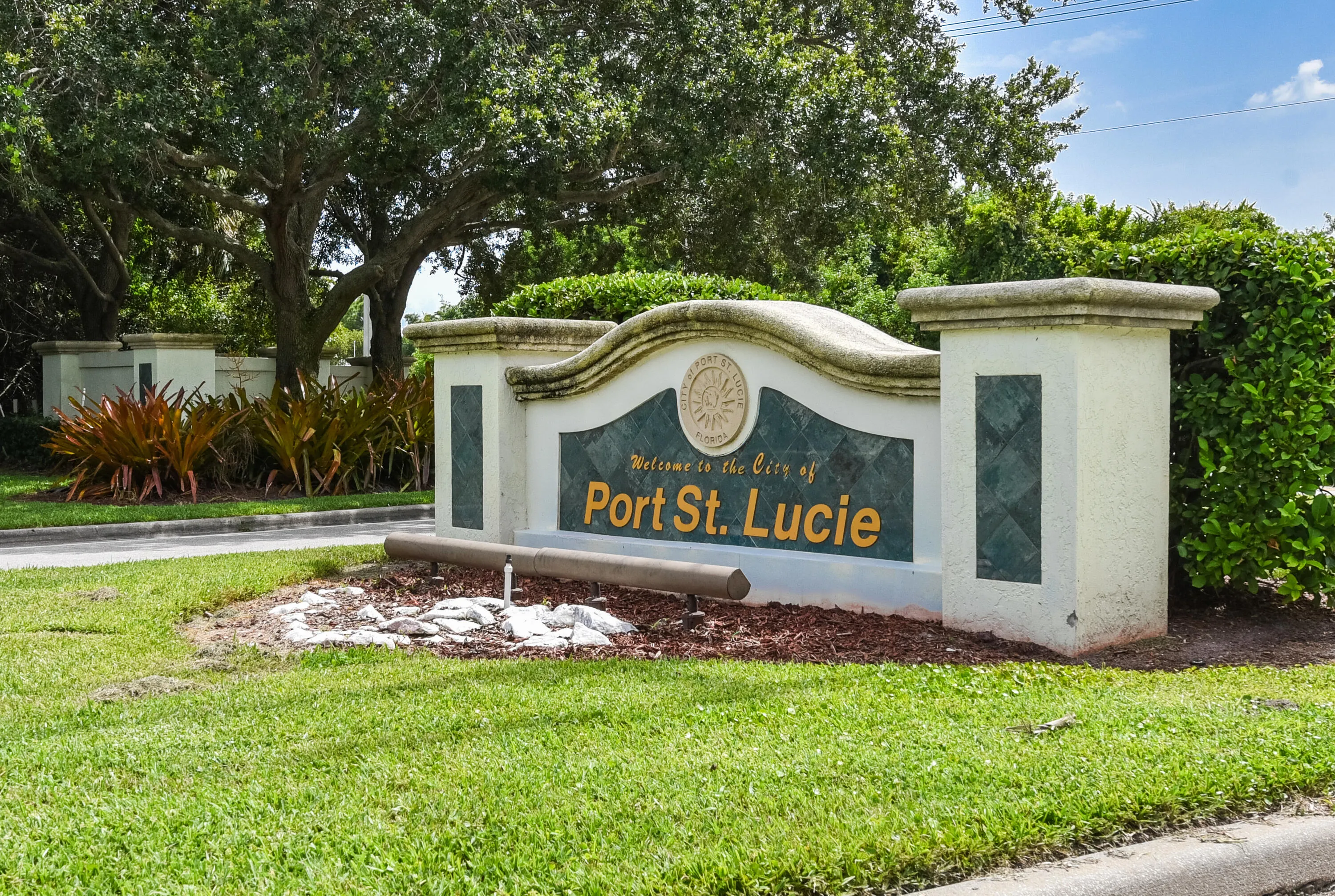 3098 SE BUR Street