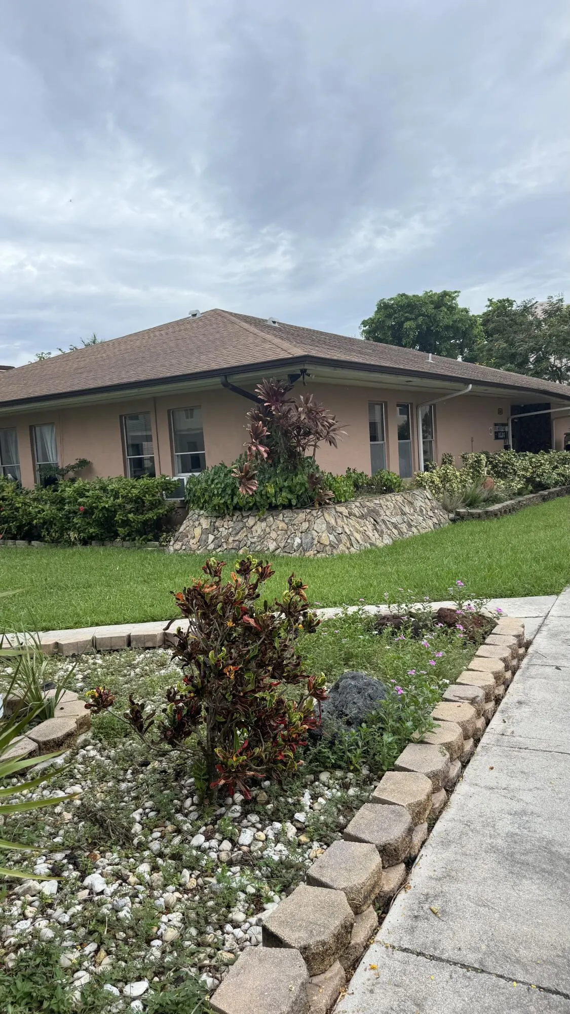 2841 SOMERSET Drive #112