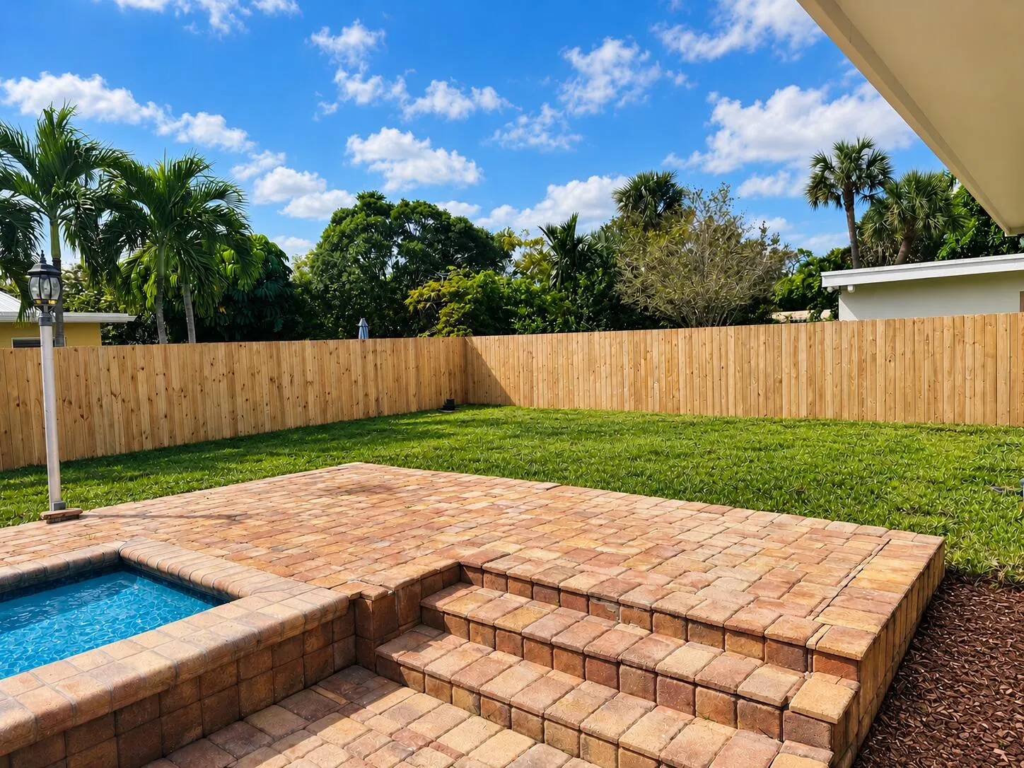 1472 SW 13TH Street