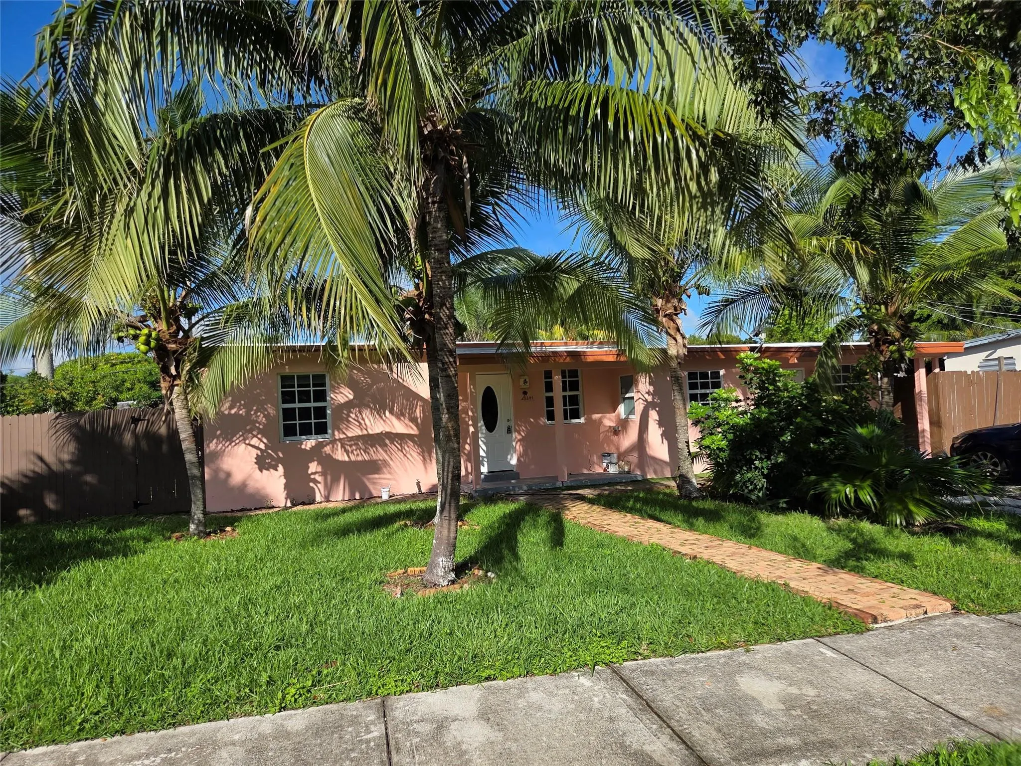 5241 NE 15TH Terrace