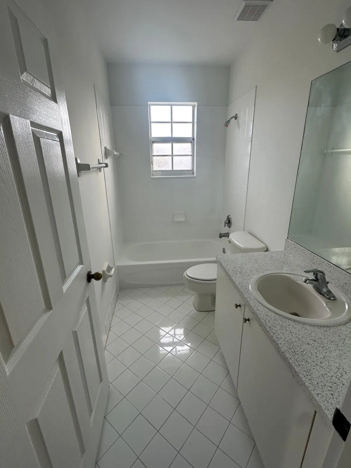 1570 NE 33 Road #201