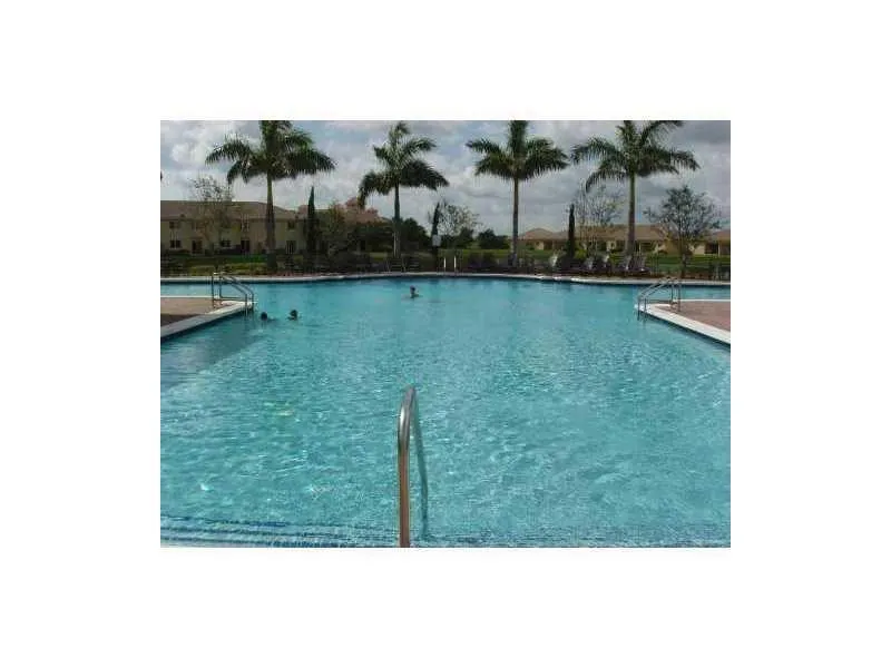1570 NE 33 Road #201