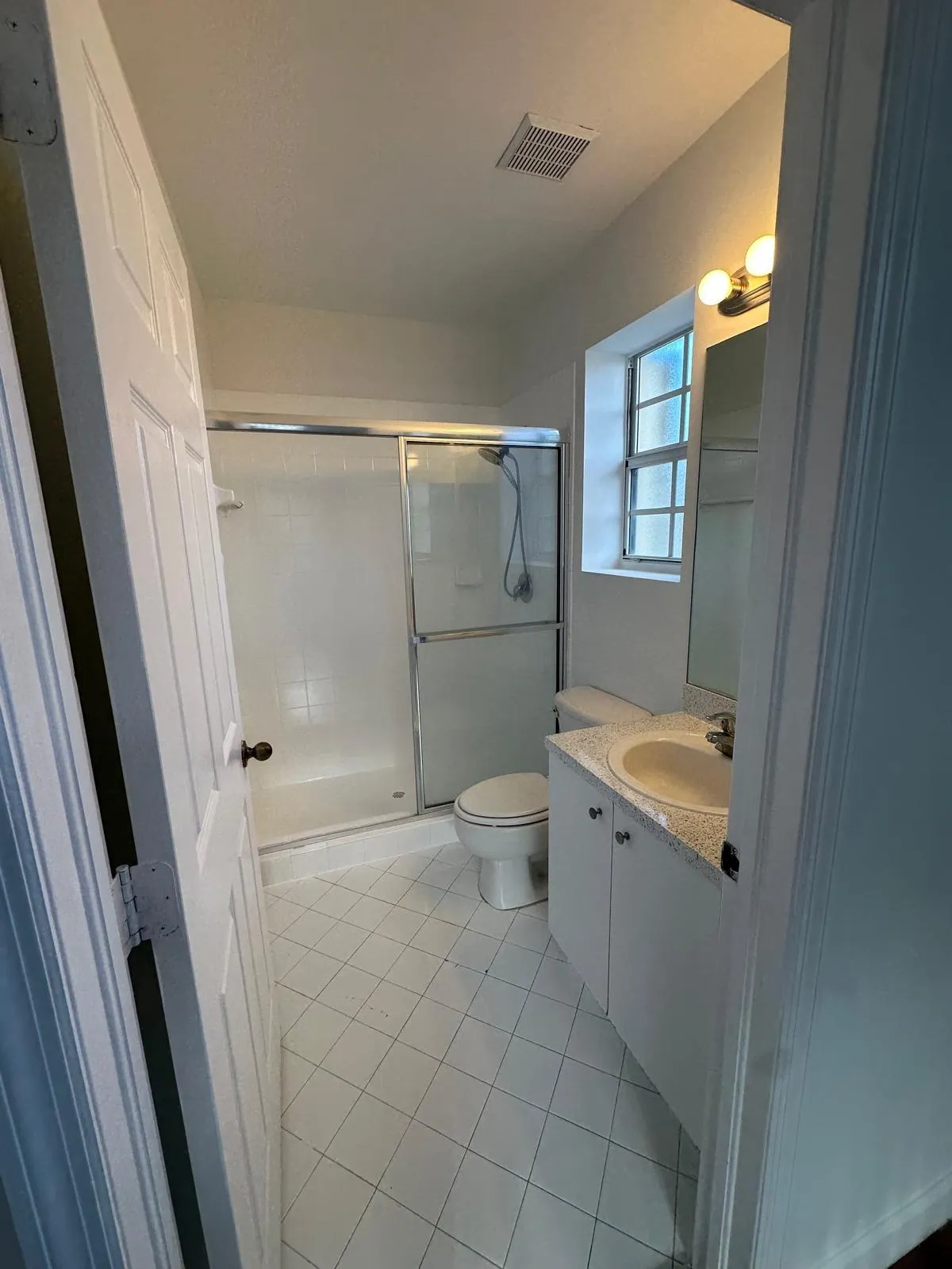 1570 NE 33 Road #201