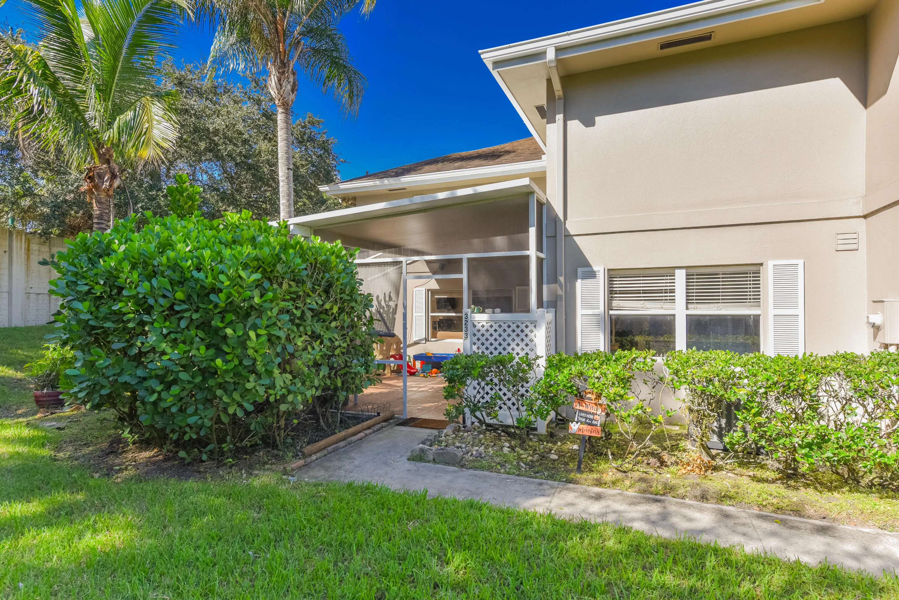 3233 SW SUNSET TRACE Circle