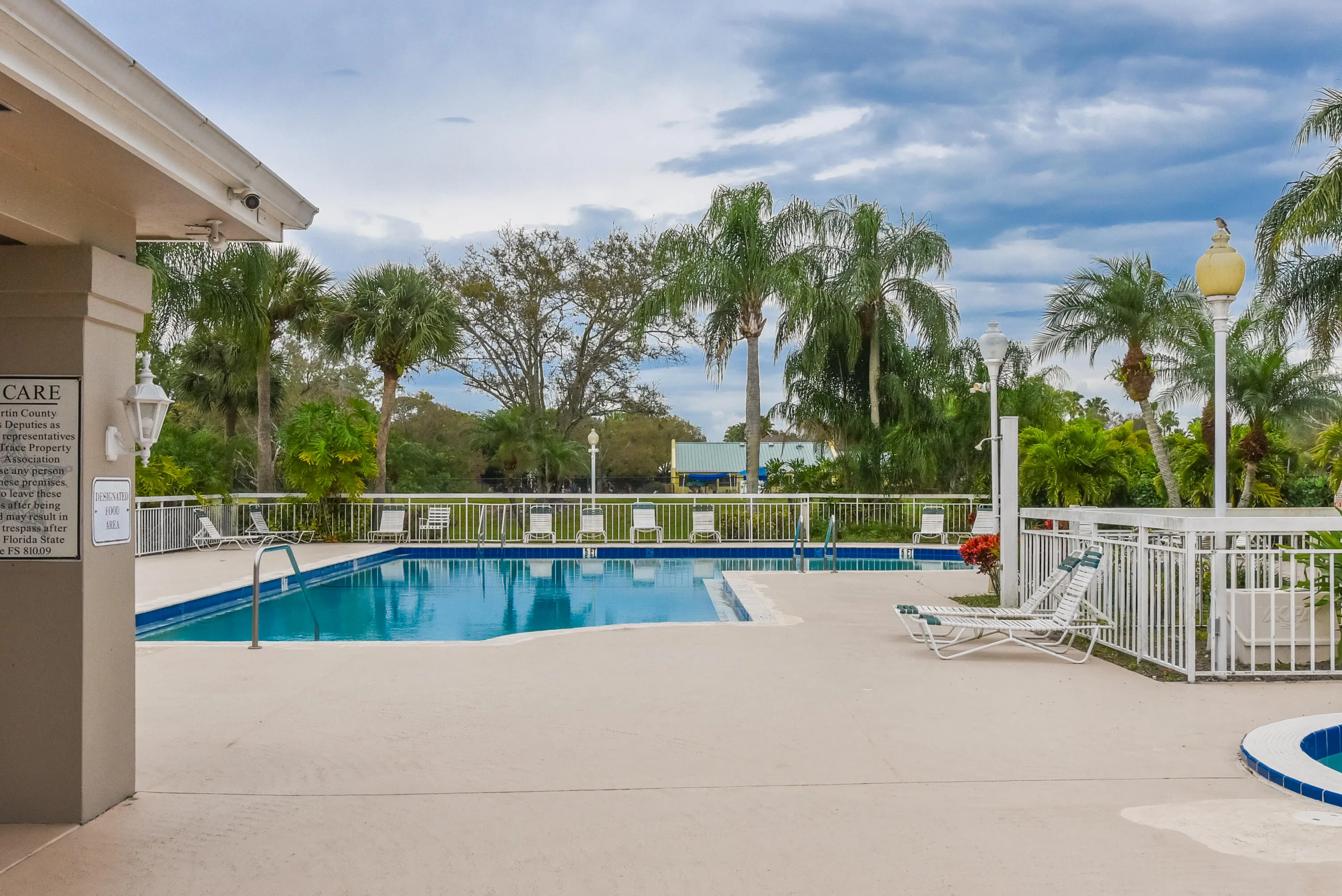 3233 SW SUNSET TRACE Circle