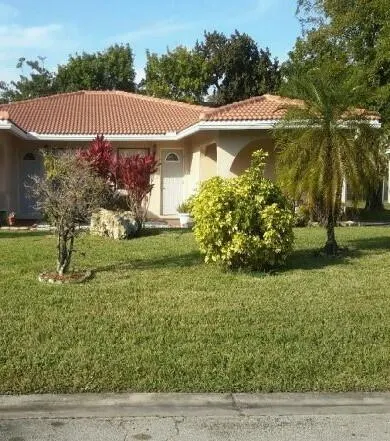 8283 NW 39th Street