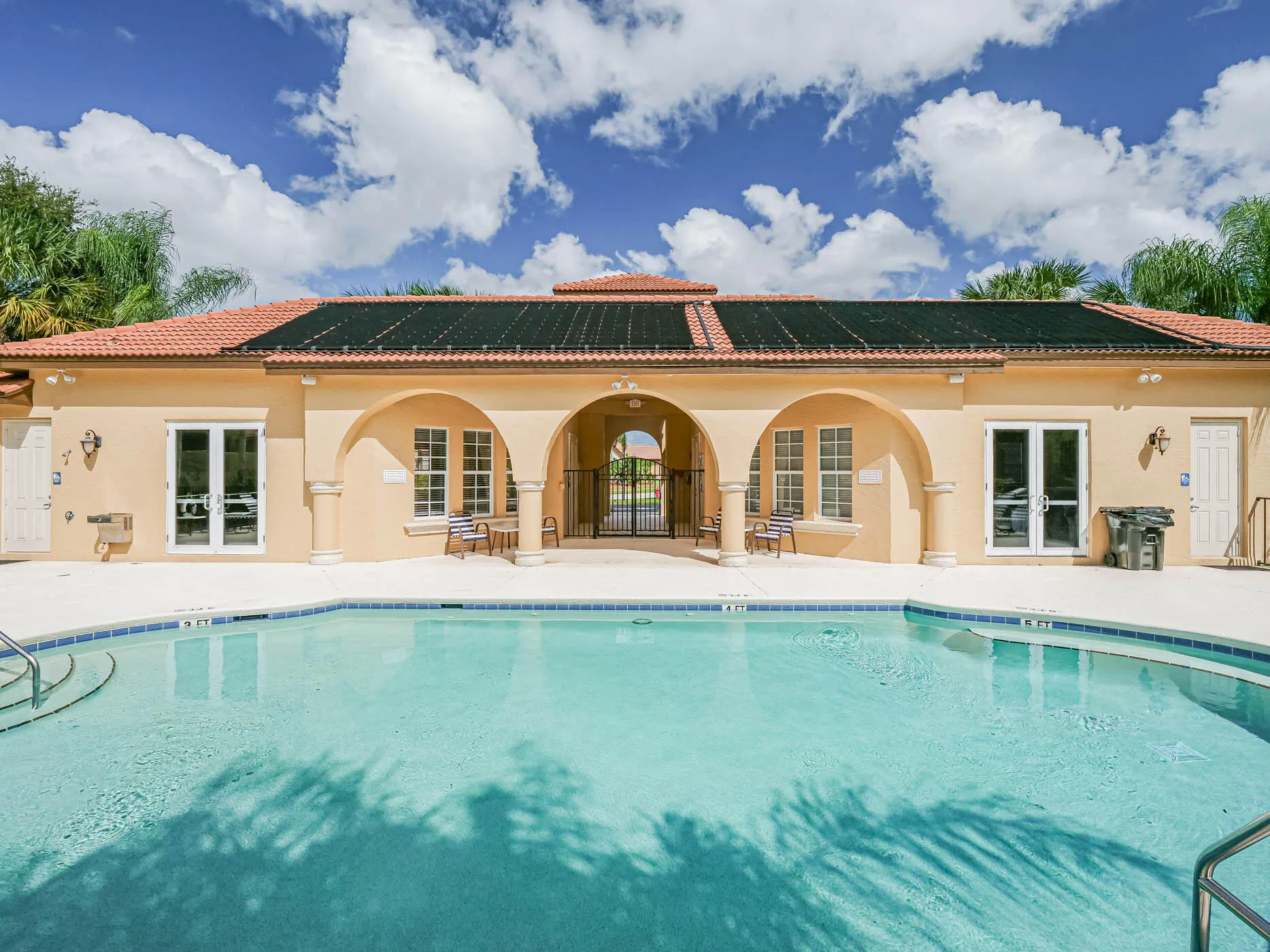 854 SW SAINT TROPEZ Court