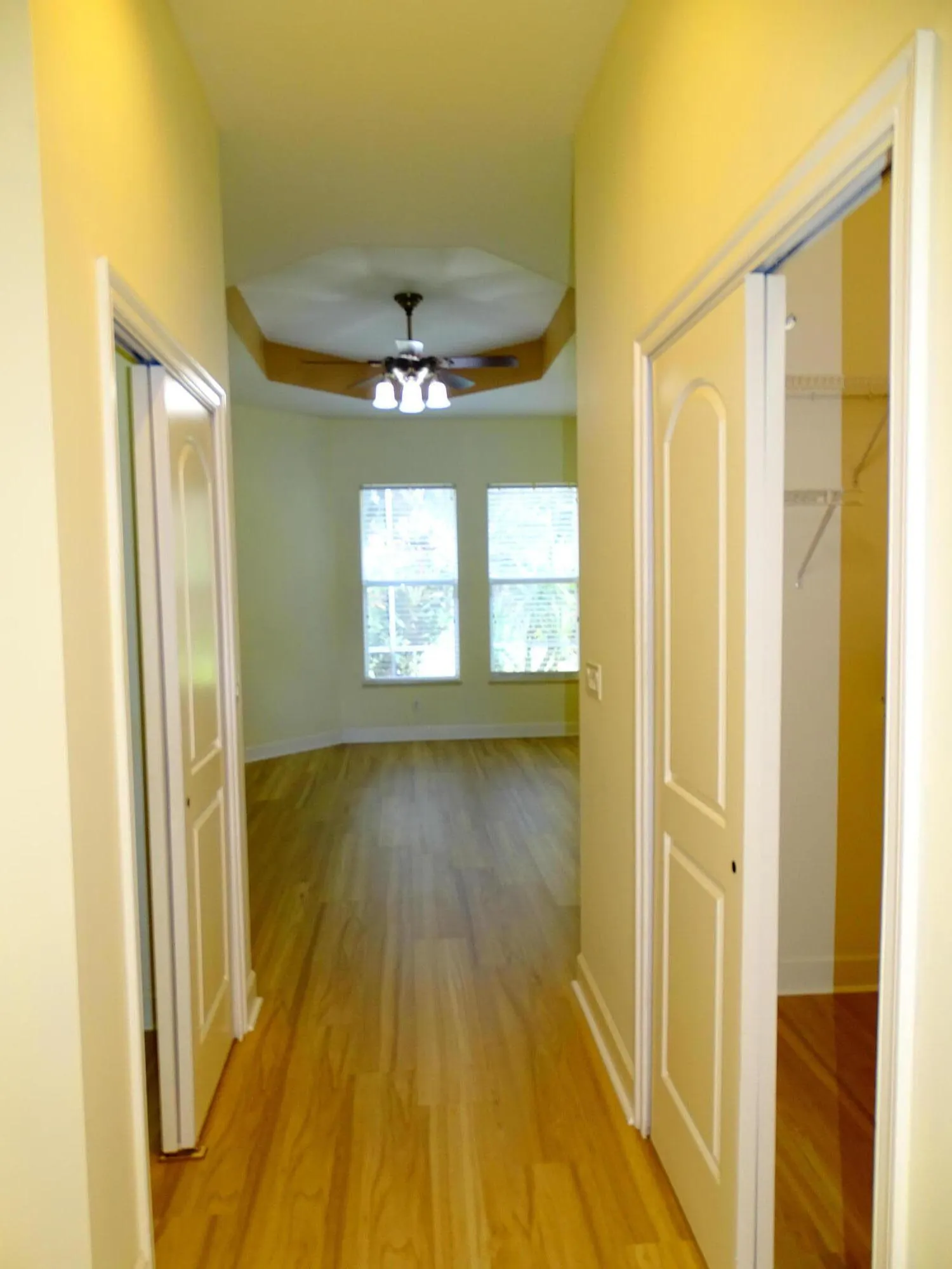 854 SW SAINT TROPEZ Court