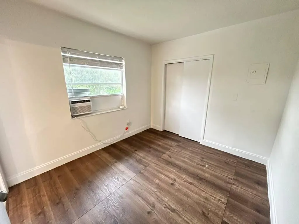 1302 S FEDERAL Highway #1
