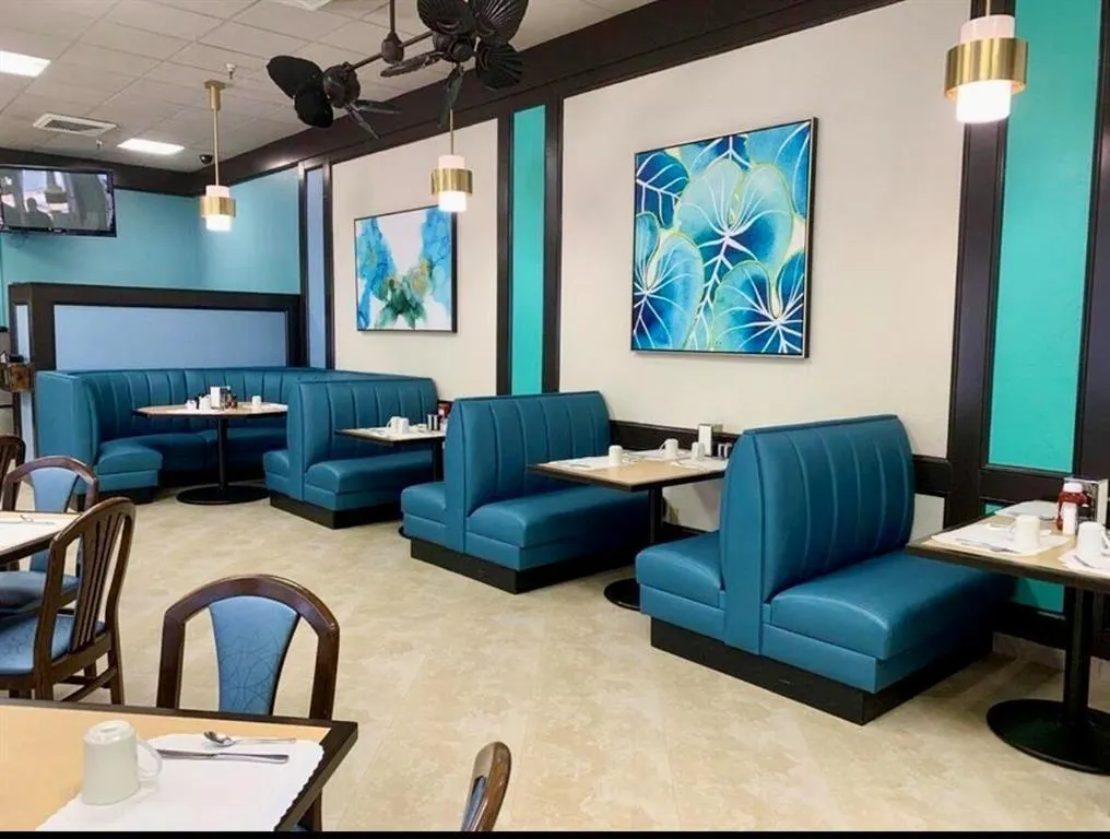233 SEVILLE J Boulevard