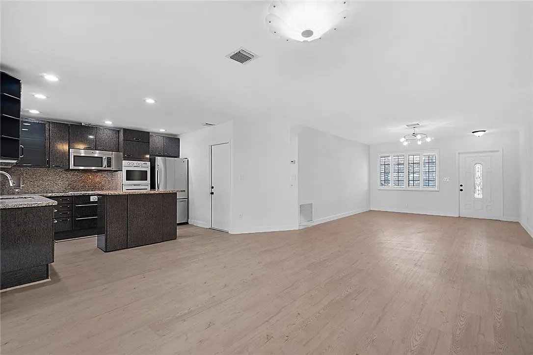 807 NW 7TH Street