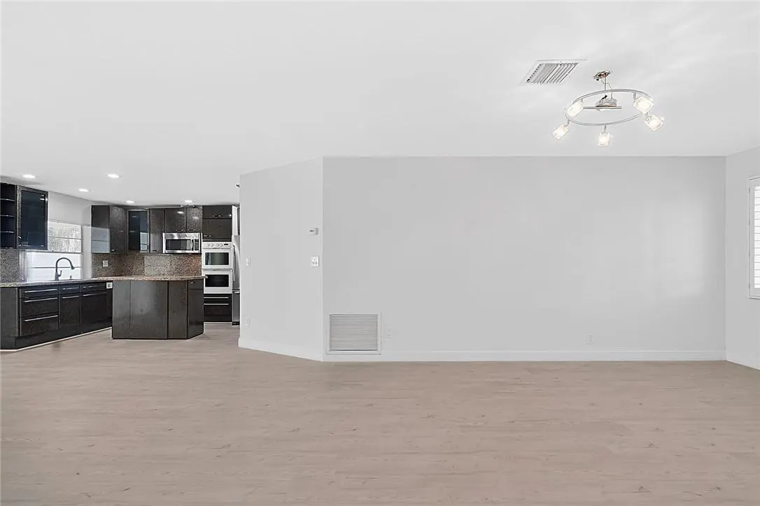 807 NW 7TH Street