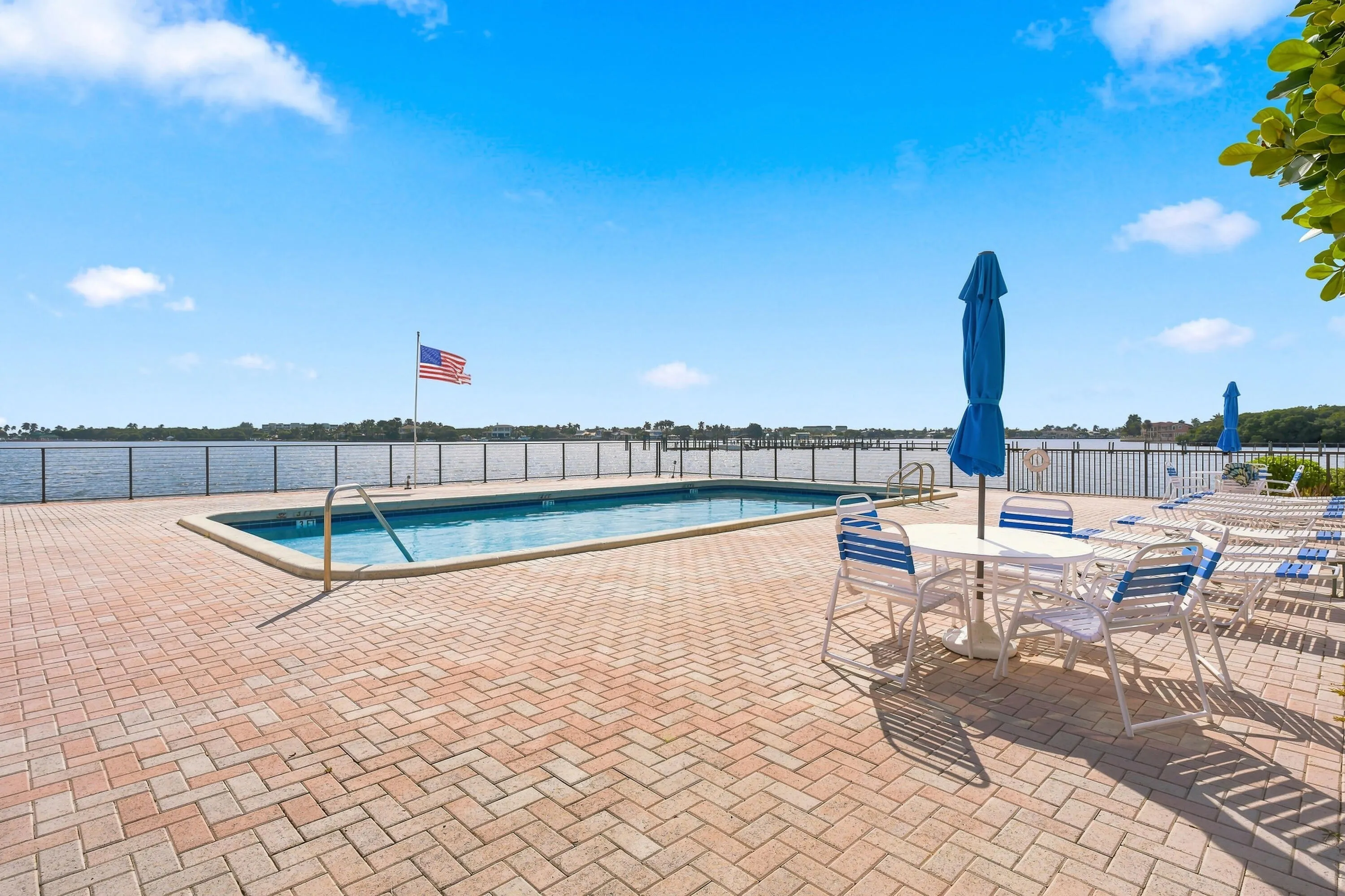 1810 NEW PALM Way #316