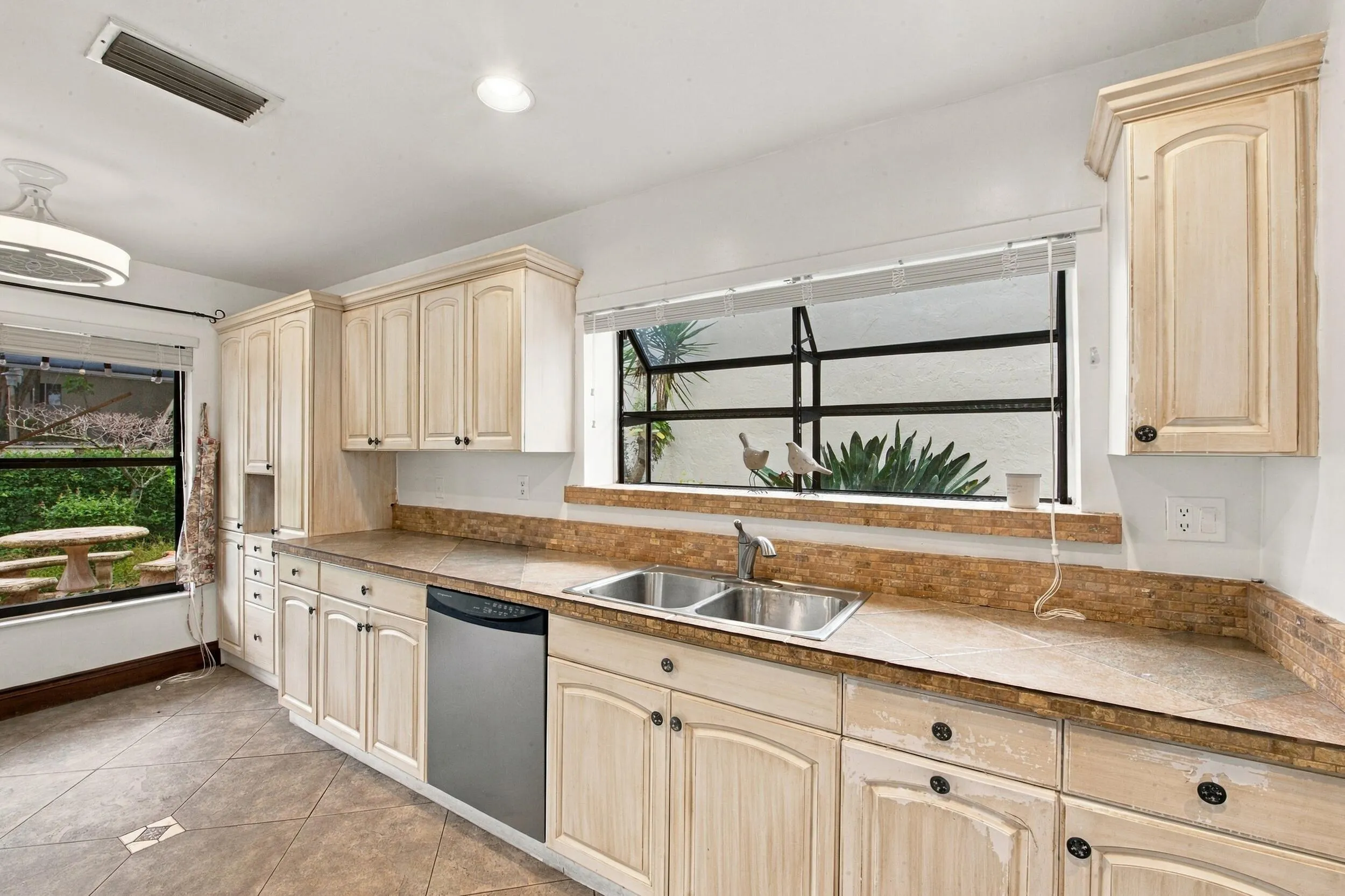 6755 LAGO VISTA Terrace