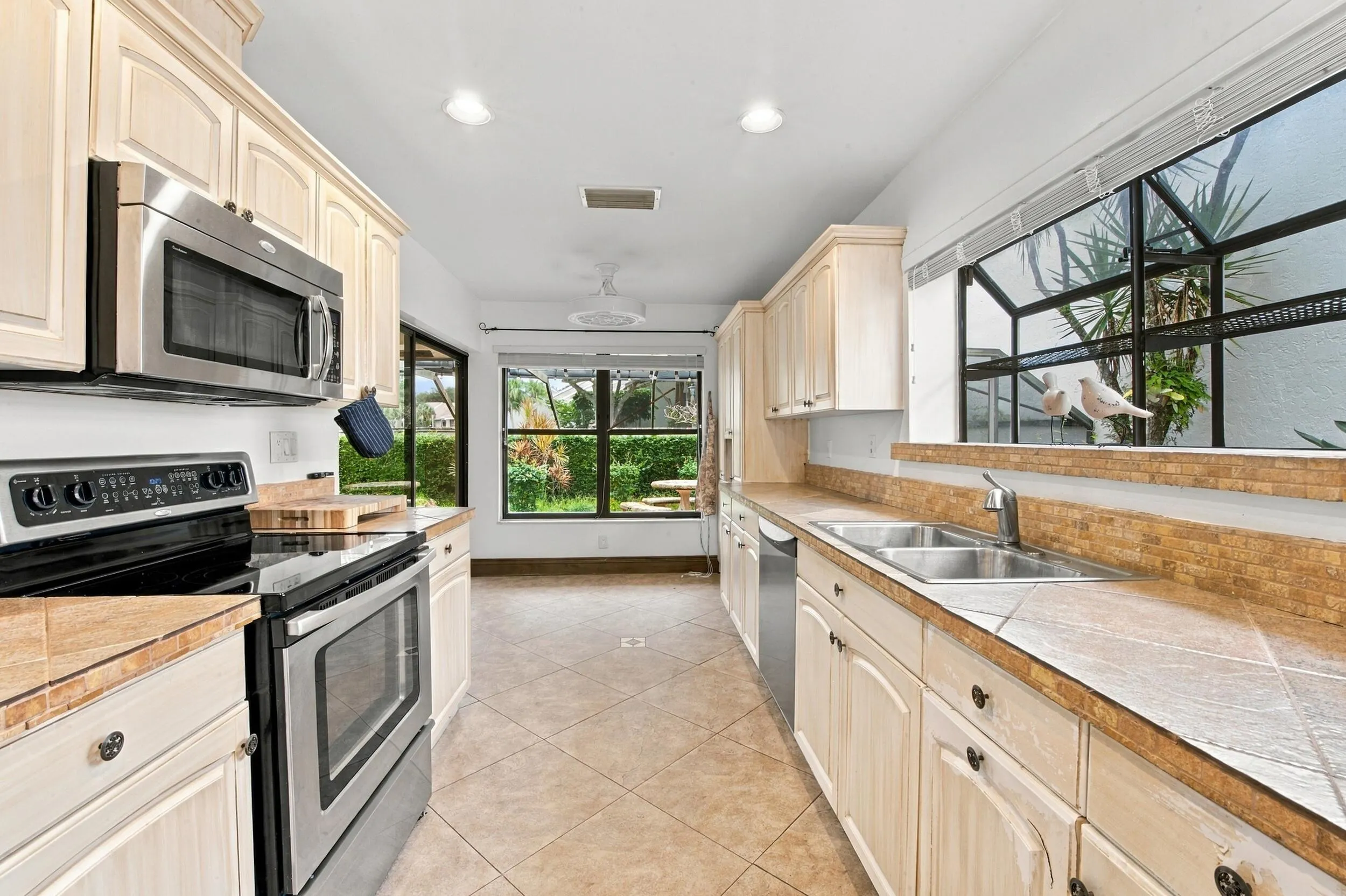 6755 LAGO VISTA Terrace