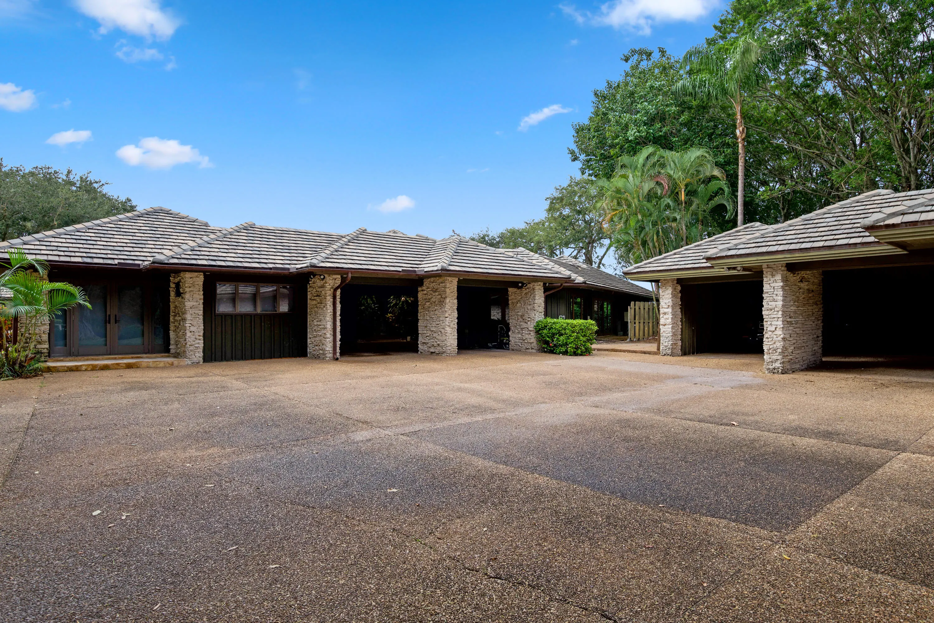 19700 Oakbrook Circle