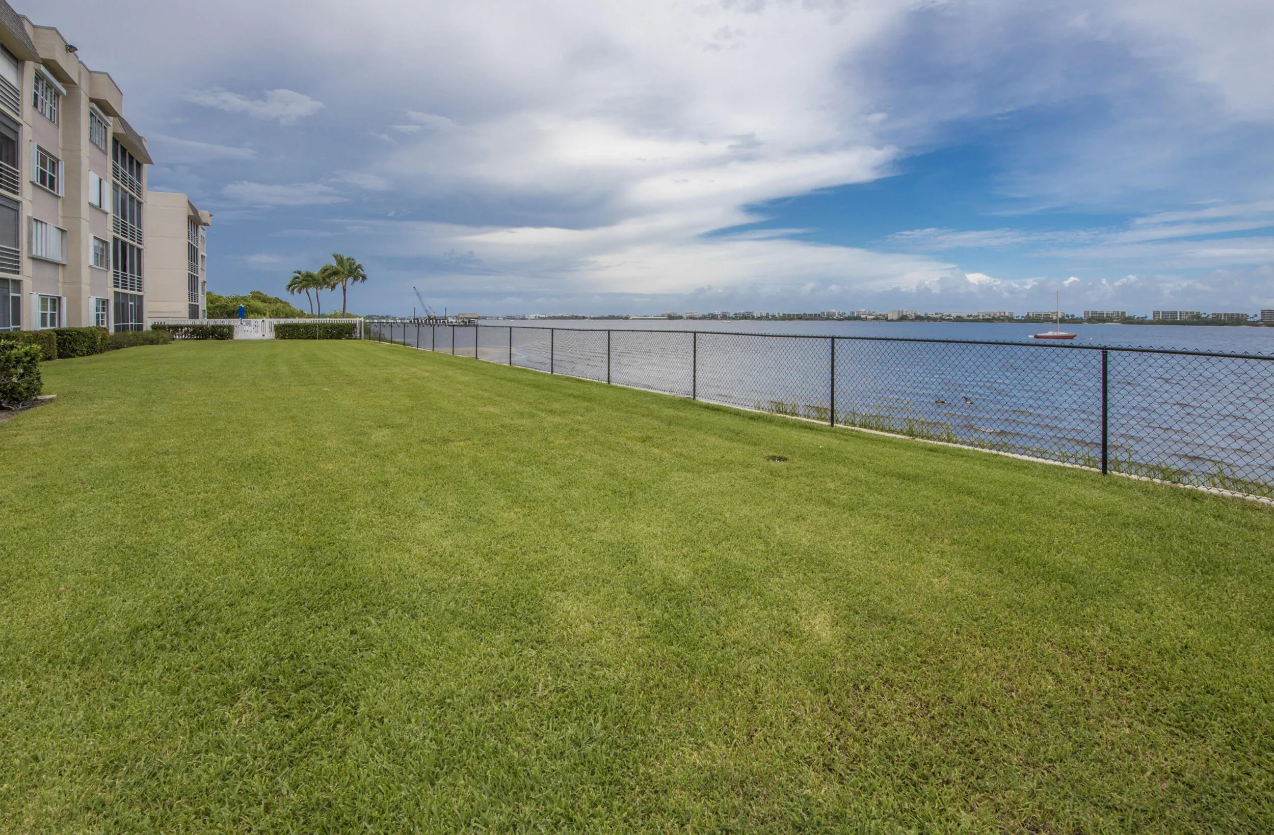 1516 S LAKESIDE Drive #310