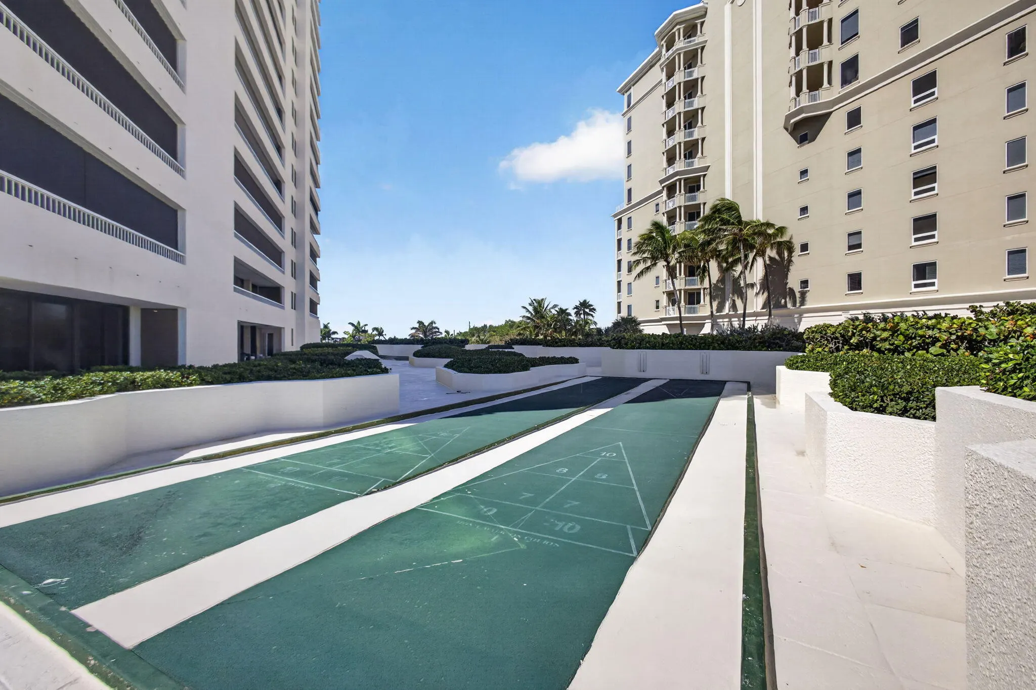 5280 N OCEAN Drive #4D