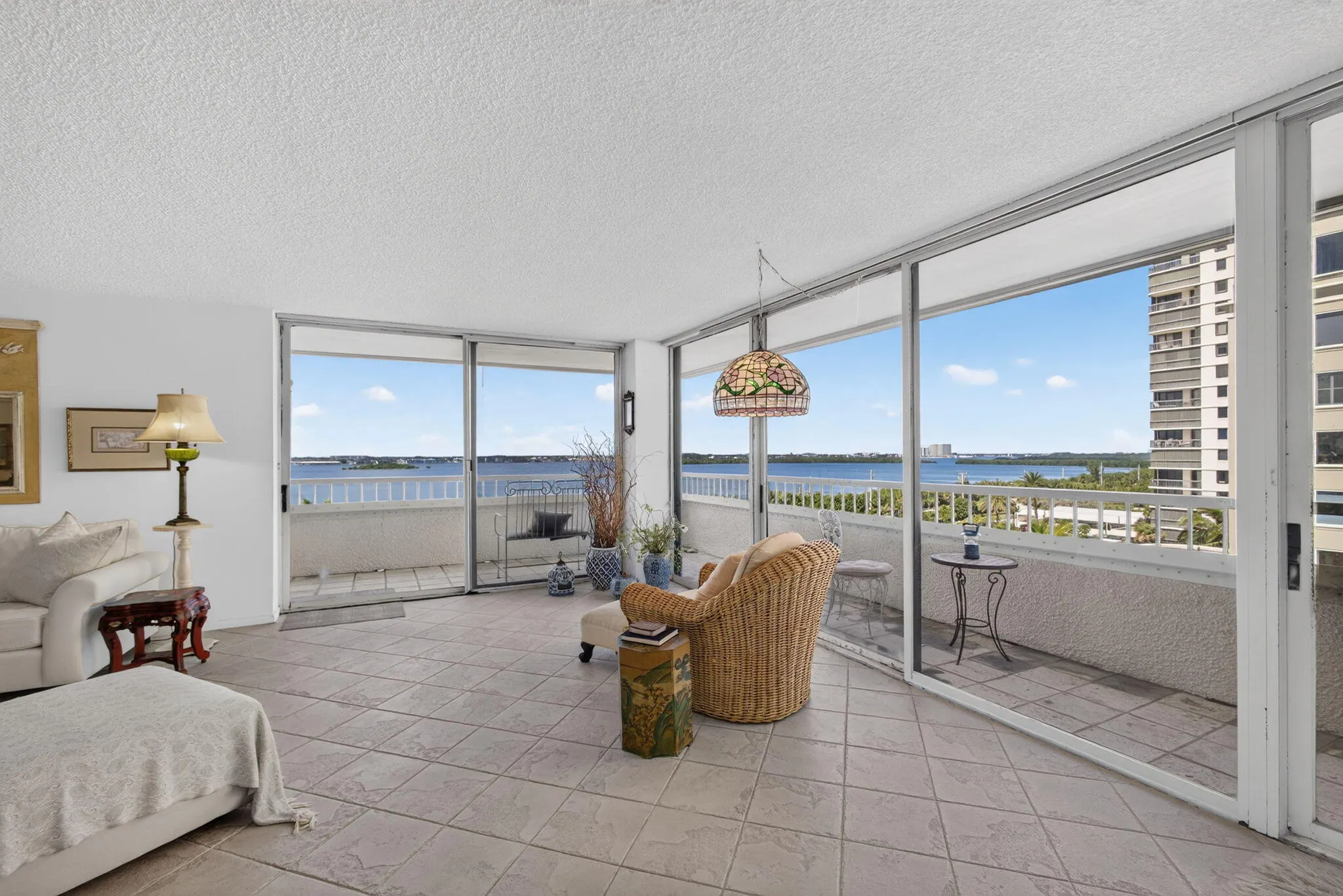 5280 N OCEAN Drive #4D