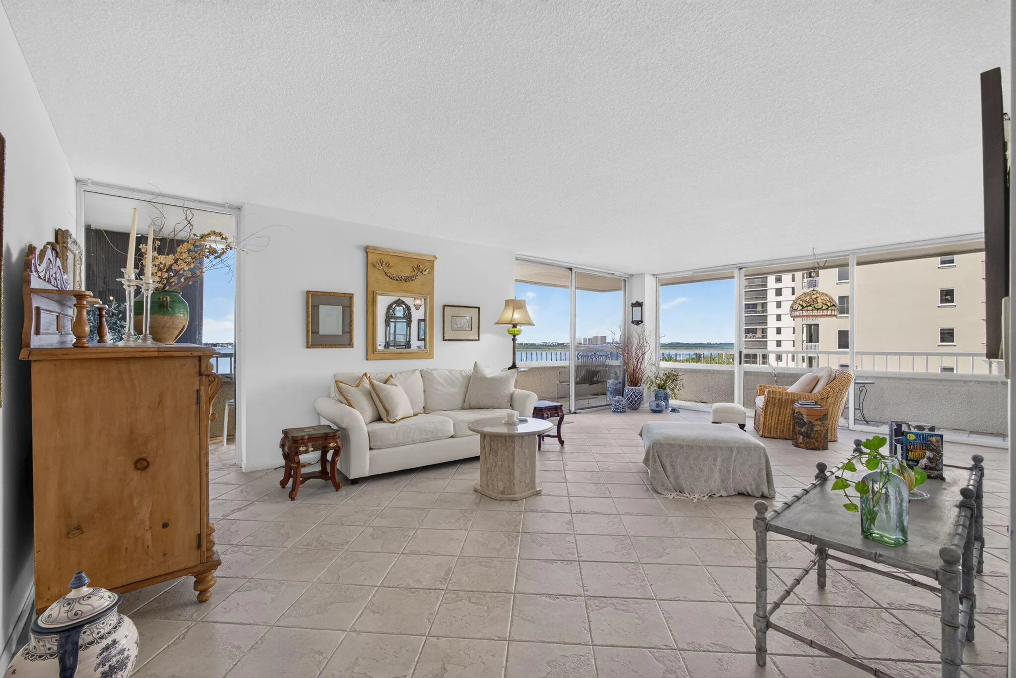 5280 N OCEAN Drive #4D
