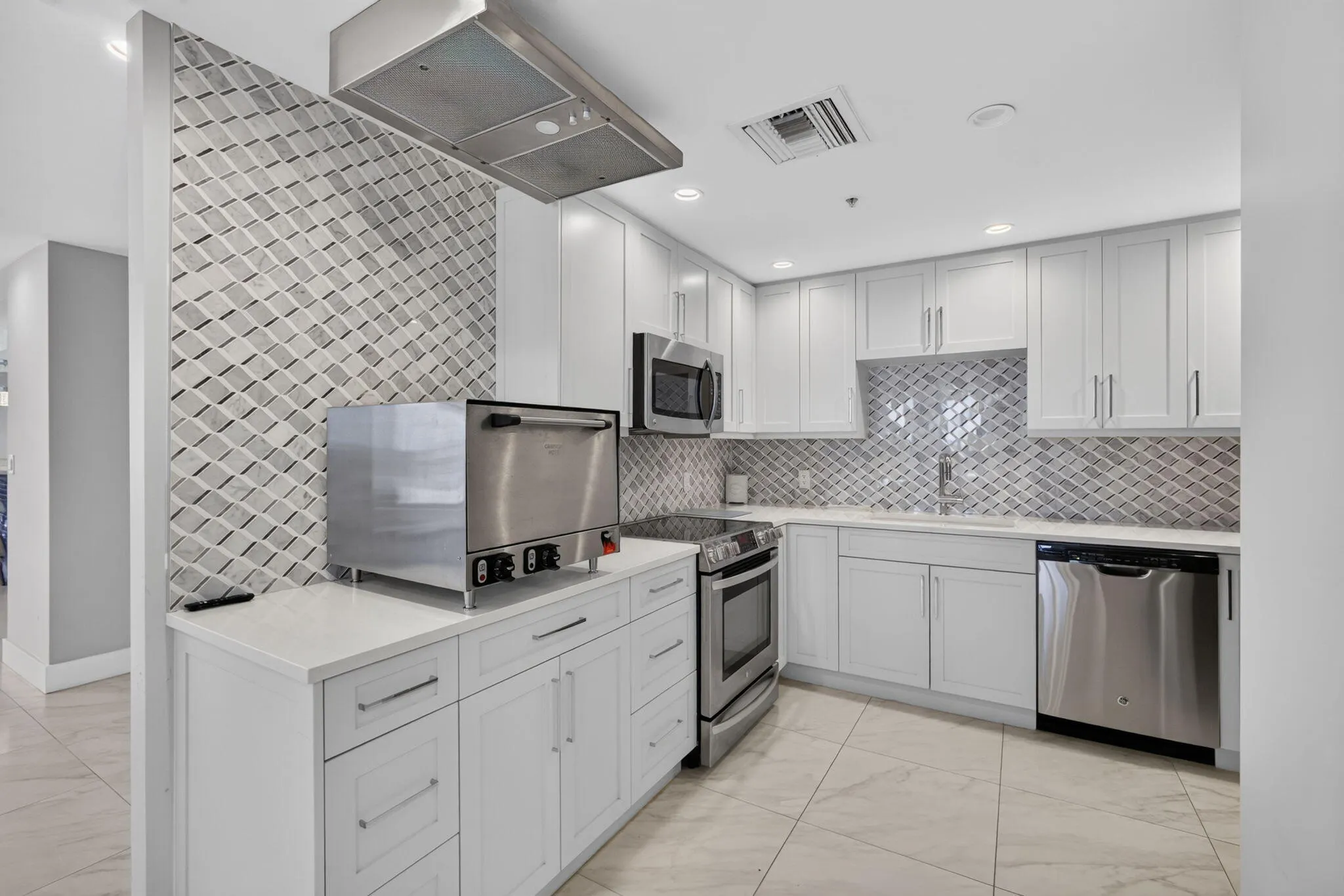 5280 N OCEAN Drive #4D