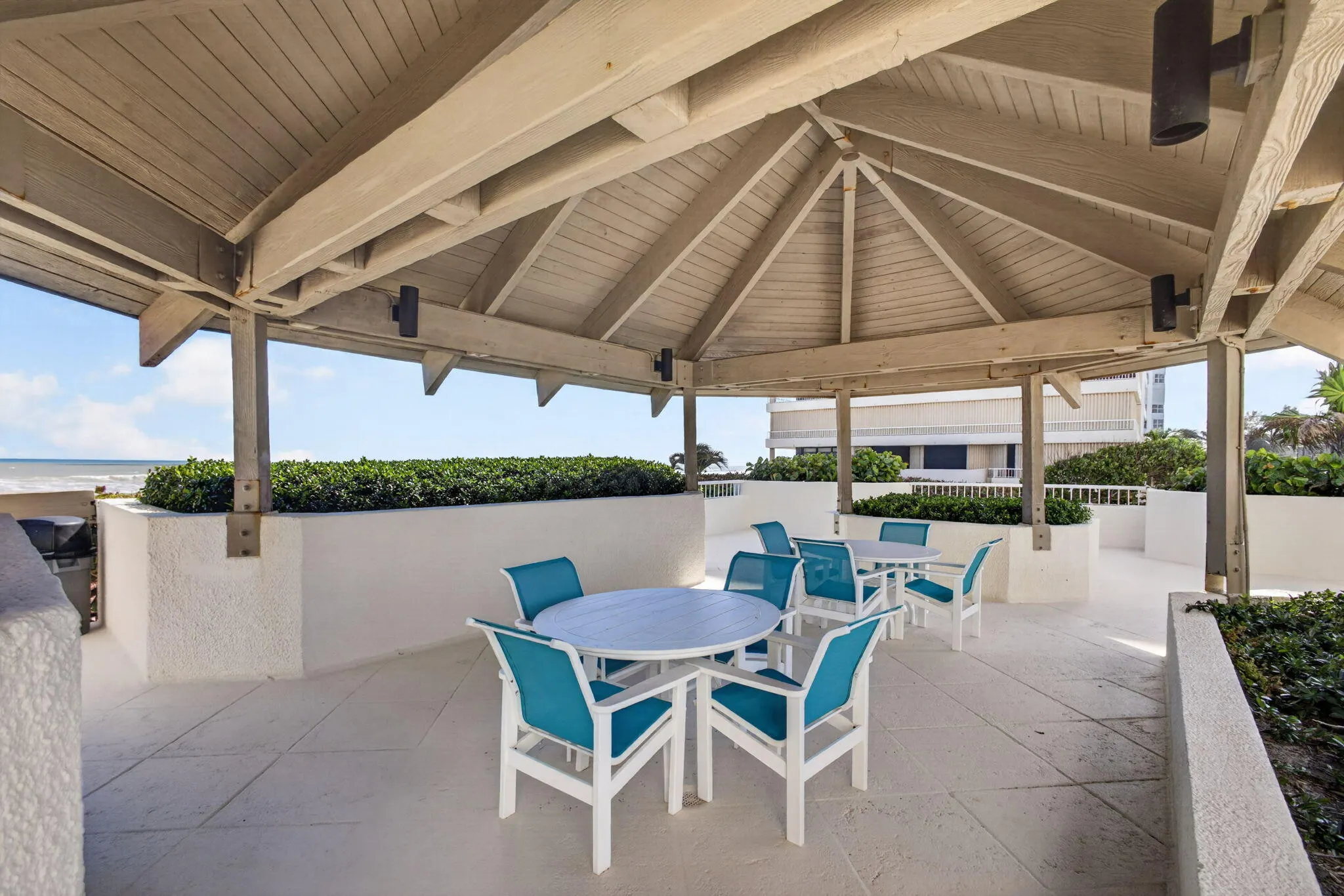 5280 N OCEAN Drive #4D